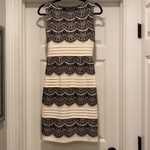 Size 4. Jax. White dress with black lace. Lined. Very flattering. Worn once. - Picture 2 of 4